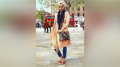 «البلوزة والجيب والبنطلون» ثلاثي الأناقة الصيفية