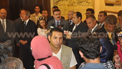 وزراء النقل والصناعة والمالية يغادرون ميناء الإسكندرية