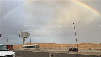 قوس قزح يزين سماء الهرم بعد سقوط الأمطار | فيديو وصور