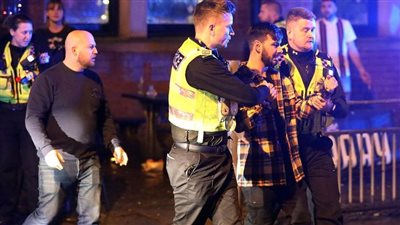 اضطرابات في شوارع ليدز بسبب الاحتفالات بأعياد الميلاد (صور)
