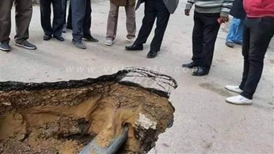 هبوط أرضي مفاجئ بكفر الزيات في الغربية (صور)