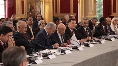 حفتر ينقذ ليبيا من فخ كبير في مؤتمر باريس.. حكاية البند المحذوف