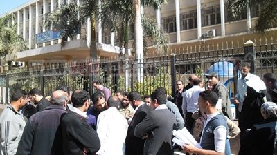 بالصور.. وقفة احتجاجية للمعلمين بالبحيرة للمطالبة بدرجاتهم المالية