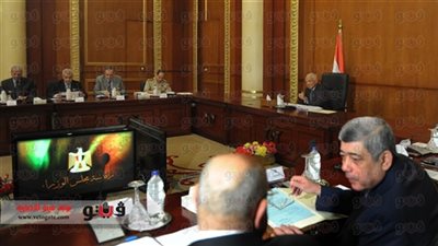 بعد إقرار الحكومة الحد الأقصى للأجور.. اتحاد العمال: يعبر عن ثورة الشعب المصري.. 