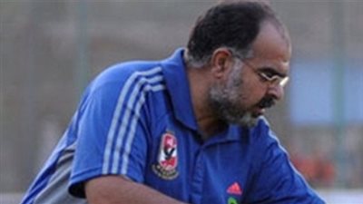 طبيب الأهلي: أحمد فتحي يعاني من شد في العضلة الضامة