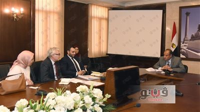 محافظ الإسكندرية يلتقي مسئولي شركة بريطانية لإدارة المخلفات