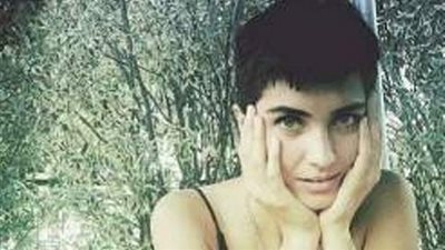 توبا بويكستون تقص شعرها وتتبرع به لمرضى السرطان