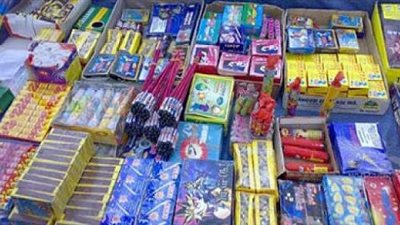 ضبط 400 ألف صاروخ من الألعاب النارية بمخزن تاجر إخواني بالزيتون