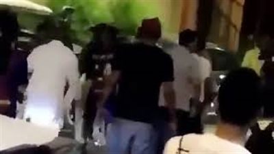 مشاجرة عنيفة بين مجموعة شباب في دورة رمضانية لكرة القدم (فيديو)