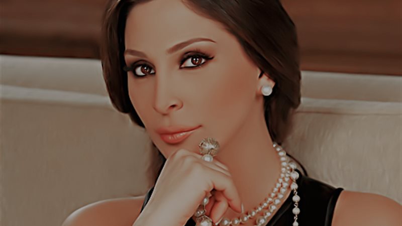 الفنانة إليسا 