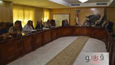 محافظ الفيوم يكلف مديرية الري بحل أزمة المياه في نهايات الترع