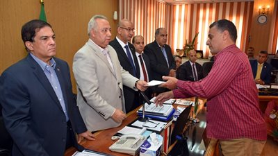 إهداء 3321 شهادة أمان للعاملين والأسر المستحقة بالشرقية (صور)