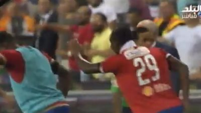 بالفيديو.. أنطوي يضع الأهلي في المقدمة أمام روما بعد 15 دقيقة