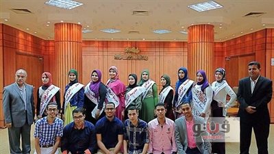 بالصور.. محافظ بورسعيد يكرم أوائل الجمهورية في الدبلومات الفنية