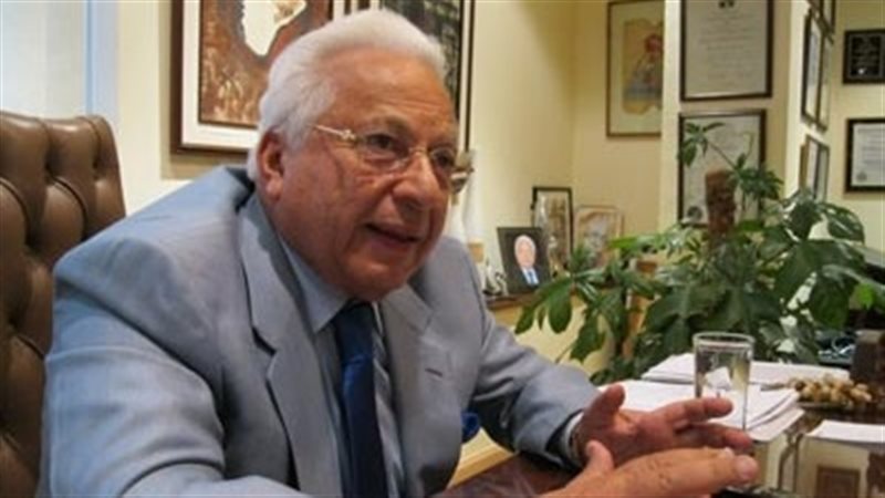 الدكتور أحمد عكاشة