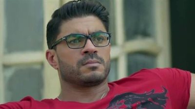 خالد سليم يقضي إجازة شهرا في الساحل الشمالي برفقة زوجته