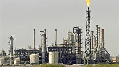 «الإندبندنت»: خفض السعودية لأسعار النفط يهدف تغيير محور القوة الدولي