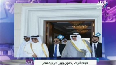 بالفيديو.. وزير خارجية قطر يستعين بضباط أتراك لحراسته في الكويت