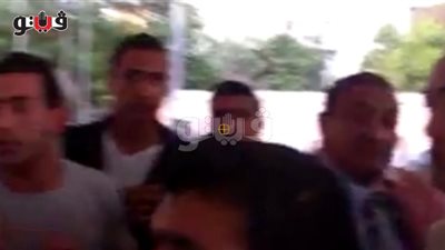 بالفيديو.. نائب محافظ القاهرة يمتص غضب 