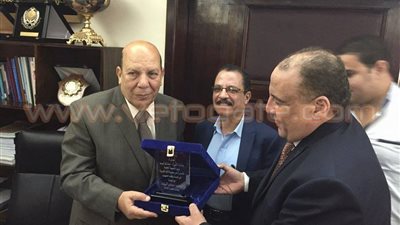 بالصور..«مستقبل وطن» بالمنوفية يكرم عادل لبيب