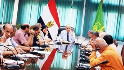 محافظ القليوبية يناقش الخطة الاستثمارية للعام المالي 2018 - 2019