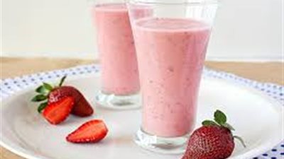 كوكتيل الفراولة والطماطم يمنح الشعور بالانتعاش في الصيف