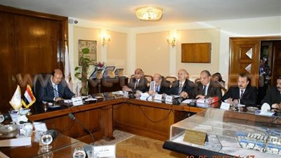 «التموين» تكثف الحملات على بؤر احتكار السلع الغذائية