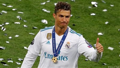 5 أسباب تُعجّل برحيل رونالدو عن ريـال مدريد.. تقدم سنه يجبر زيدان على الدفع به في المباريات المهمة فقط.. صافرات استهجان الجماهير تدفعه للرحيل.. الدون يبحث عن تحد جديد