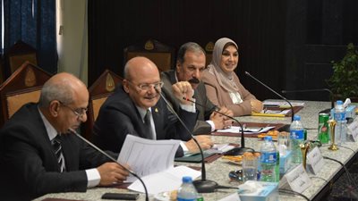 موافقة مجلس الجامعة شرط لتسمية القاعات والمدرجات بكليات الزقازيق