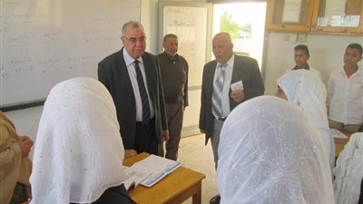 مدير تعليم الوادي الجديد يتفقد سير امتحانات الدبلومات