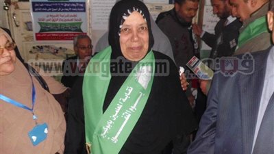 بالصور..  تكريم الأم المثالية بنقابة 