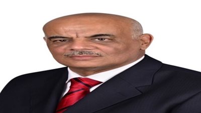 إصابة شخصين في حريق مخزن مواد بترولية بسوهاج