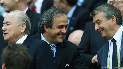 الـ«فيفا» يفتح تحقيقا في ادعاءات بلاتر ضد بلاتيني