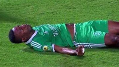 لاعب ليوبار الكونغولي يغادر مطار القاهرة بعد شفائه من الإصابة