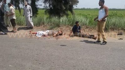 بالصور.. إصابة شخصين في حادث تصادم سيارة ودراجة نارية بالشرقية