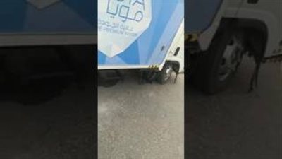 بالفيديو.. شاهد ماذا حدث للأسفلت في الكويت بسبب ارتفاع درجات الحرارة