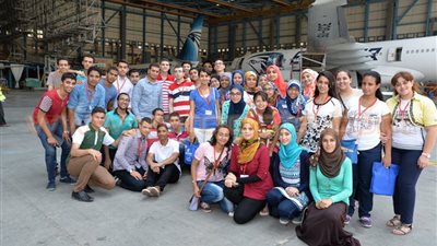 بالصور.. مصر للطيران تستضيف أوائل الجمهورية من طلبة الثانوية العامة.. تمنحهم رحلة مجانية إلى روما.. «الحفني»: هدفنا زرع روح الانتماء في نفوس الأجيال الجديدة.. والشباب قادر على صنع مستقبل مشر