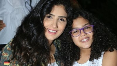 أول ظهور لـ«مي عمر» بعد وضع مولودها