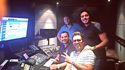 بالصورة.. الجرينى يستكمل تسجيل أغانى ألبومه الجديد