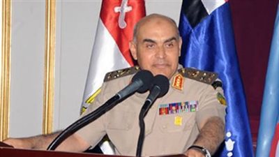 القوات المسلحة أول مؤسسة تستجيب لمبادرة الرئيس.. وزير الدفاع ورئيس الأركان وقادة الجيوش والضباط والصف والجنود يتبرعون لـ