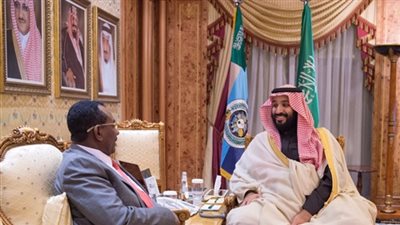 السعودية تصفع البشير وتعين مدير مكتبه المقال في منصب رفيع