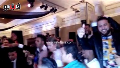 بالفيديو.. وصلة رقص لـ«عمرو الجزار» في حفل زفاف «أوكا»