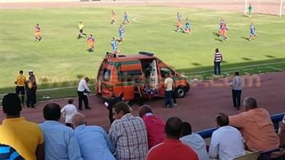 بالصور.. إسعاف لاعب «كليوبترا» بعد إصابته بـ«هبوط حاد» بملعب الشمس