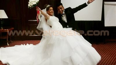 بالفيديو والصور.. زفاف «أوكا» ومي كساب.. محمد منير وحماقي ورامي صبري يشعلون الحفل.. انسحاب الراقصة «دينا» بشكل مفاجئ لخلاف مع الجهة المنظمة .. والأمن يحرج دلال عبد العزيز ورجاء الج