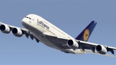 لوفتهانزا الألمانية تعلق مئات الرحلات بسبب إضراب موظفيها