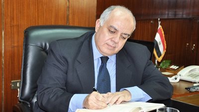 إعلامي إخواني يهاجم عمرو دراج: «روح اقرالك كتابين وديتنا في داهية»