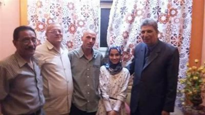 الفرحة تغمر أسرة «شهد» الأولى بالشهادة الإعدادية في الدقهلية