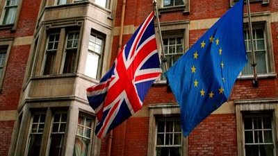 زيادة المؤيدين لبقاء بريطانيا في الاتحاد الأوروبي قبيل الاستفتاء