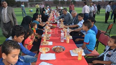 «الوادي الجديد» تنظم إفطارا جماعيا للحالات الأولى بالرعاية (صور)