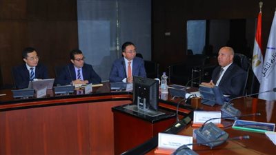 وزير النقل يبحث سبل التعاون مع هواوي العالمية لتطوير أنظمة الإتصالات